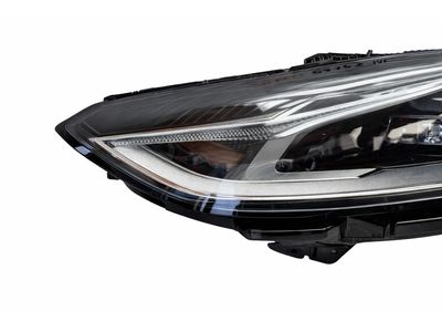 Audi 8W0-941-011-B